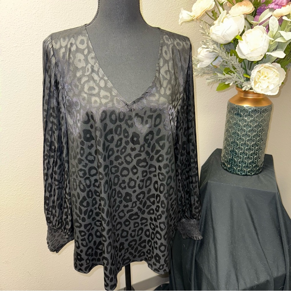 JODIFL Sheer Leopard Print Blouse V-Neck Long Sleeve Flowy Boho Top - Picture 1 of 8